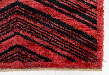 Barbro Nilsson, matta, 'Tigerfällen', knotted pile (rya), c. 260 x 154 cm, signed AB MMF BN.