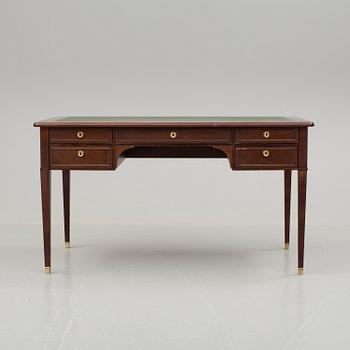 SKRIVBORD, gustaviansk stil, 1900-talets andra hälft.