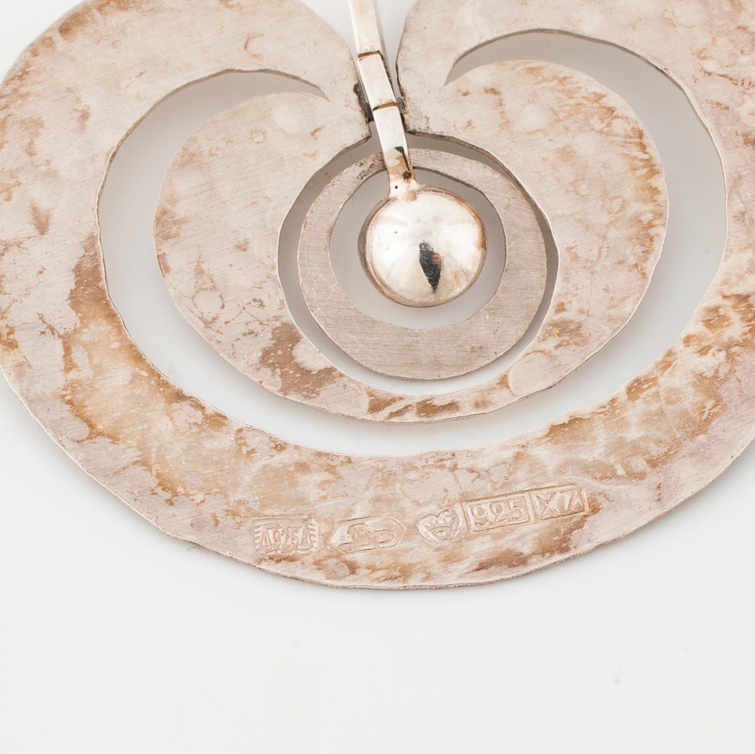 TAPIO WIRKKALA, Kultakeskus 1975, a "Omena" (Apple) pendant.