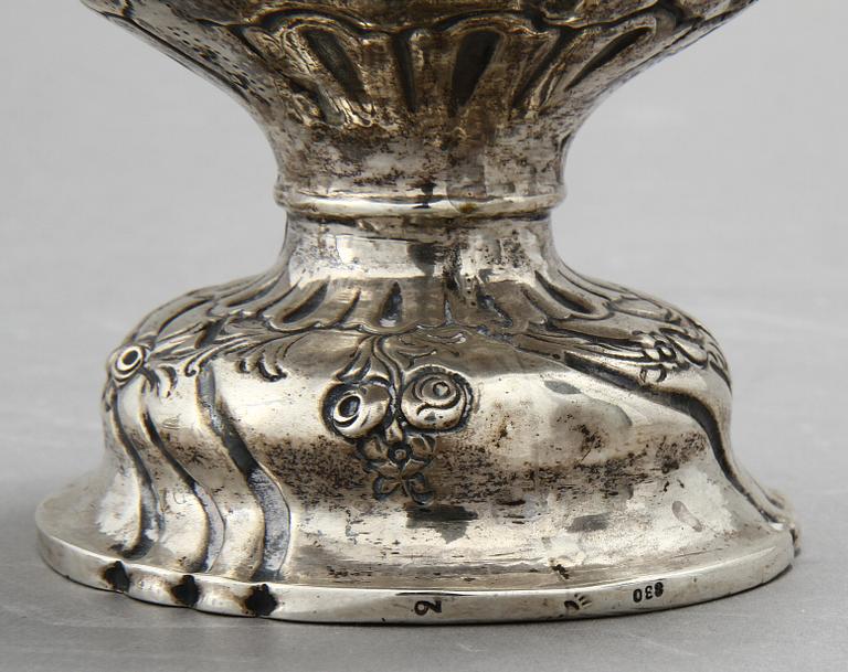 SOCKERRUSKA, silver, otydliga stämplar, 1900-tal. Vikt 348 gram.