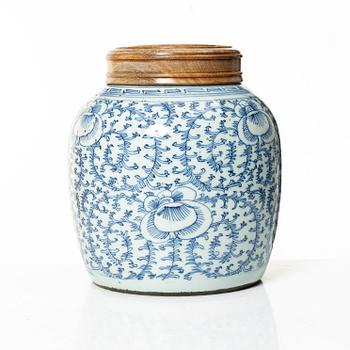 Kruka med lock/bojan, porslin, Kina, Qingdynastin, 1800-tal.