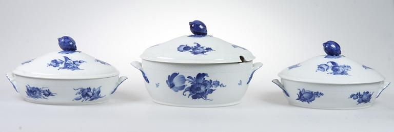 MATSERVISDELAR, 46 st, porslin, "Blå blomst", Kongl Dansk.