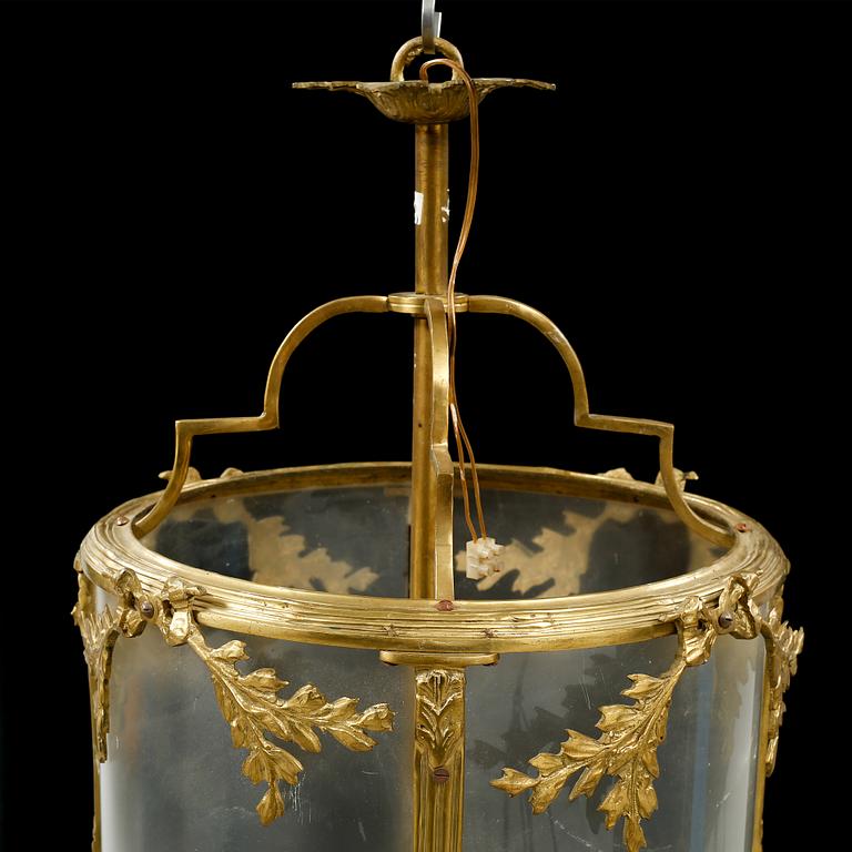 A 21th century ceiling lamp.