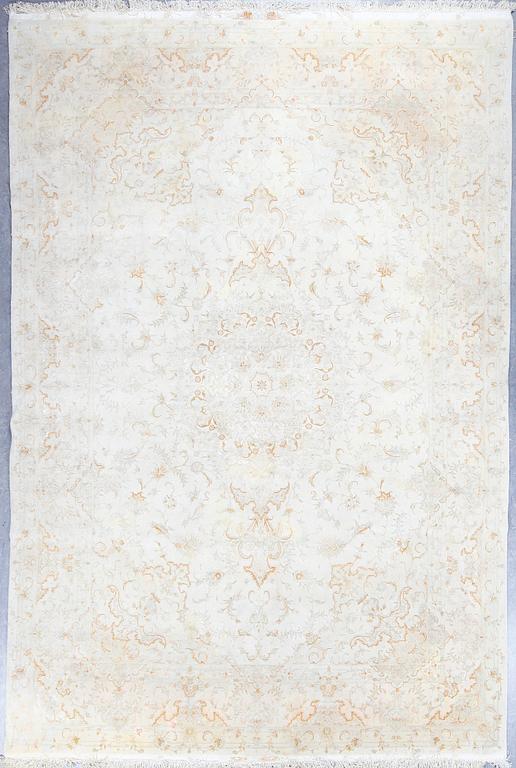 MATTA, Täbris, part silk, ca 360x245 cm.