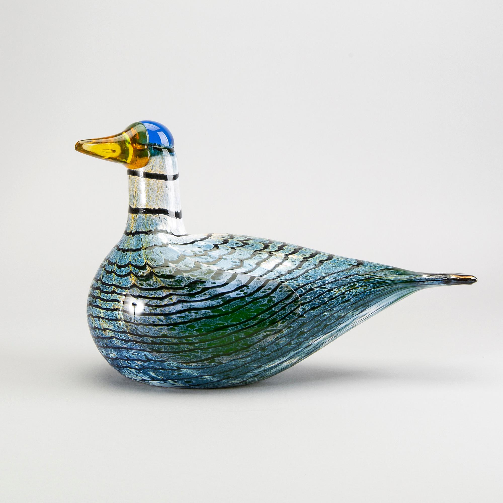 Oiva Toikka,  glass sculpture signed and numbered 852/2000 Nuutajärvi Finland.