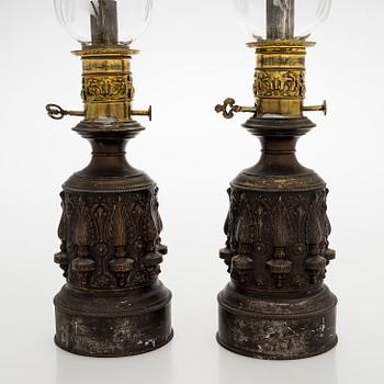 Öljylamppuja, pari, pari, 1800/1900-luku.