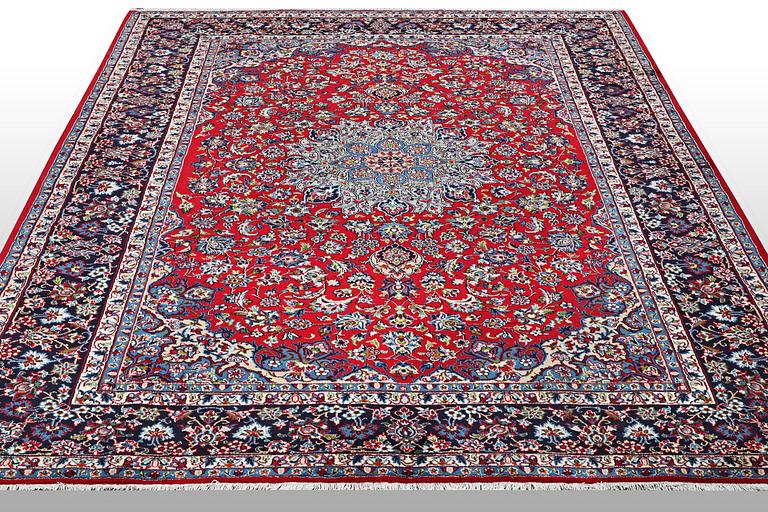 A carpet, Kashan, ca 406 x 301 cm.