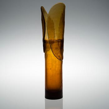 OIVA TOIKKA, A VASE. Signed oiva Toikka Nuutajärvi Notsjö, 1970.