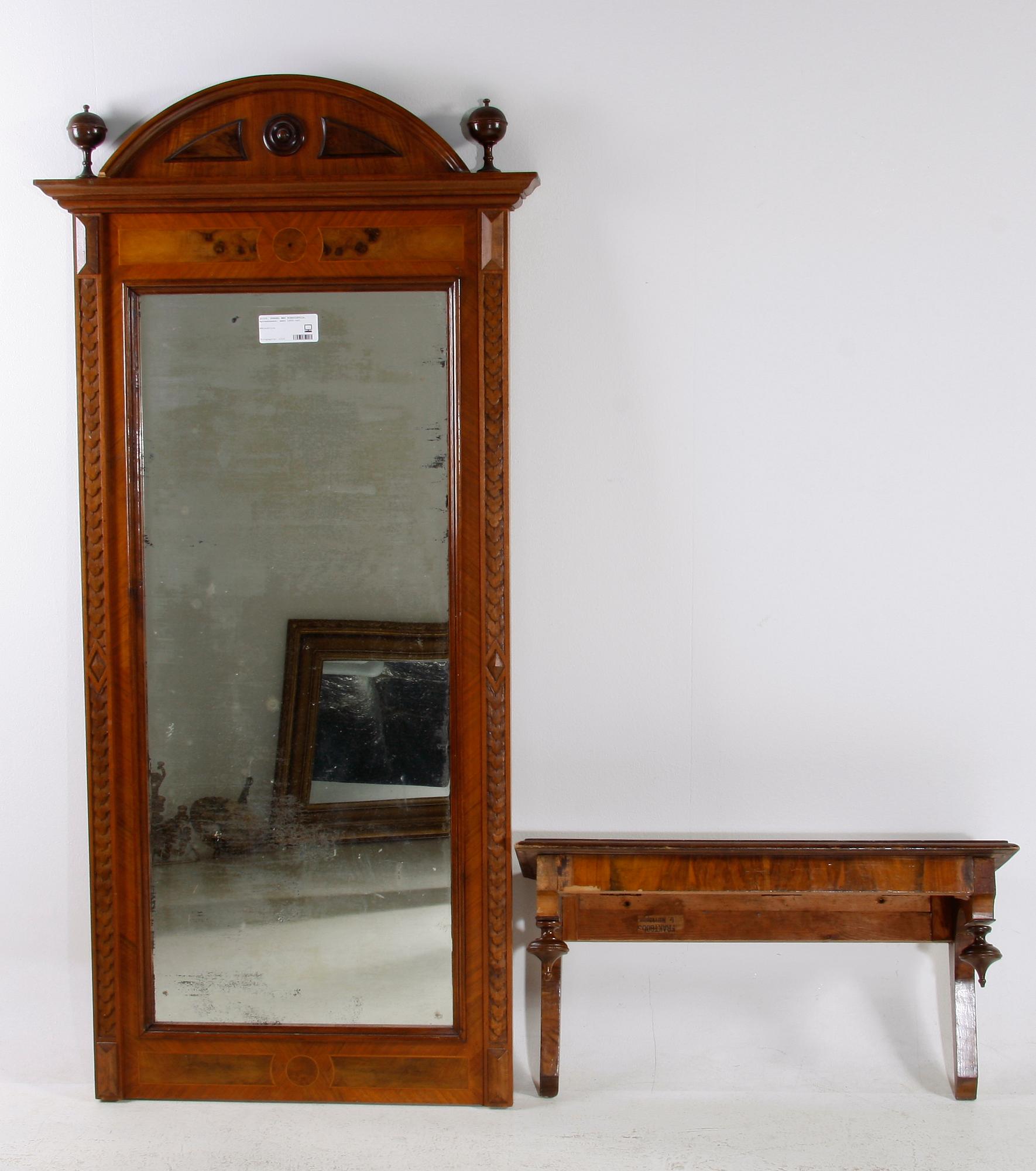SPEGEL MED KONSOLHYLLA, nyrenässans, sent 1800-tal.