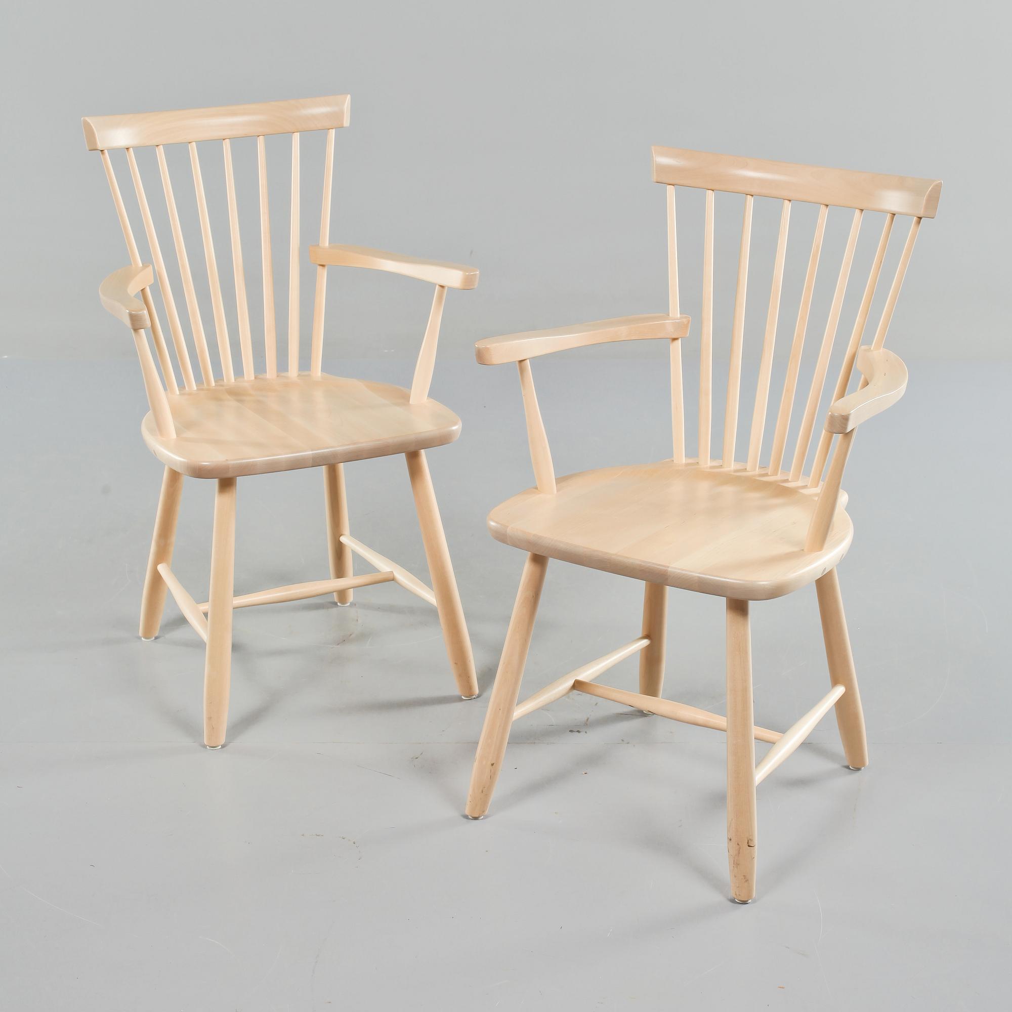 KARMSTOLAR, ett par, "Lilla Åland", Carl Malmsten, Stolab, 2013, formgiven 1939.