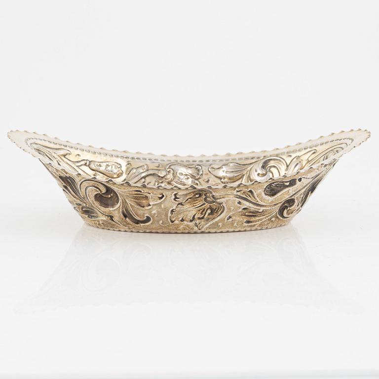 Presentation dish, bowl, and sugar box with lid, silver, Baroque style, 20th Century.