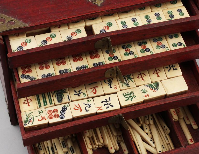 MAHJONGSPEL, mahogny. Kina, 1900-talets början.