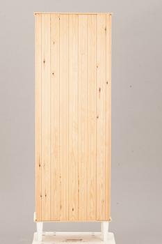 VITRINSKÅP, gustaviansk stil. Modern tillverkning.