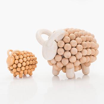 Kaija Aarikka, two pine wood sculpturers, Aarikka Finland.