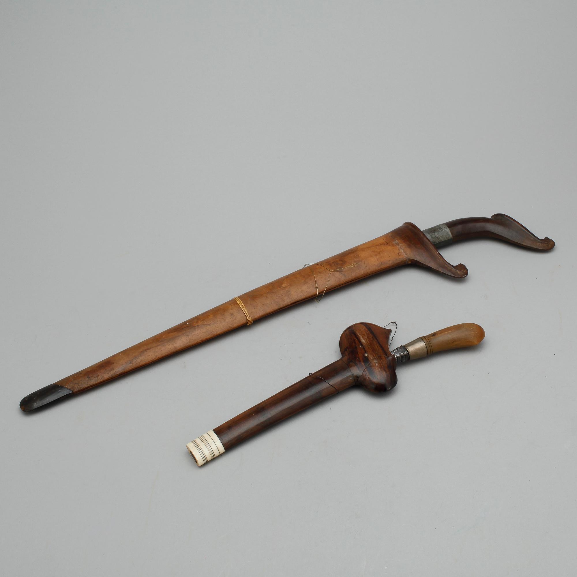 DOLK samt KLEWANGER, 4 st, Indonesien, 1900-talets början.