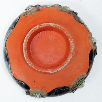 Burk med lock, kopp och två skålfat, stengods, 'sumida ware'. Japan, 1900-tal.