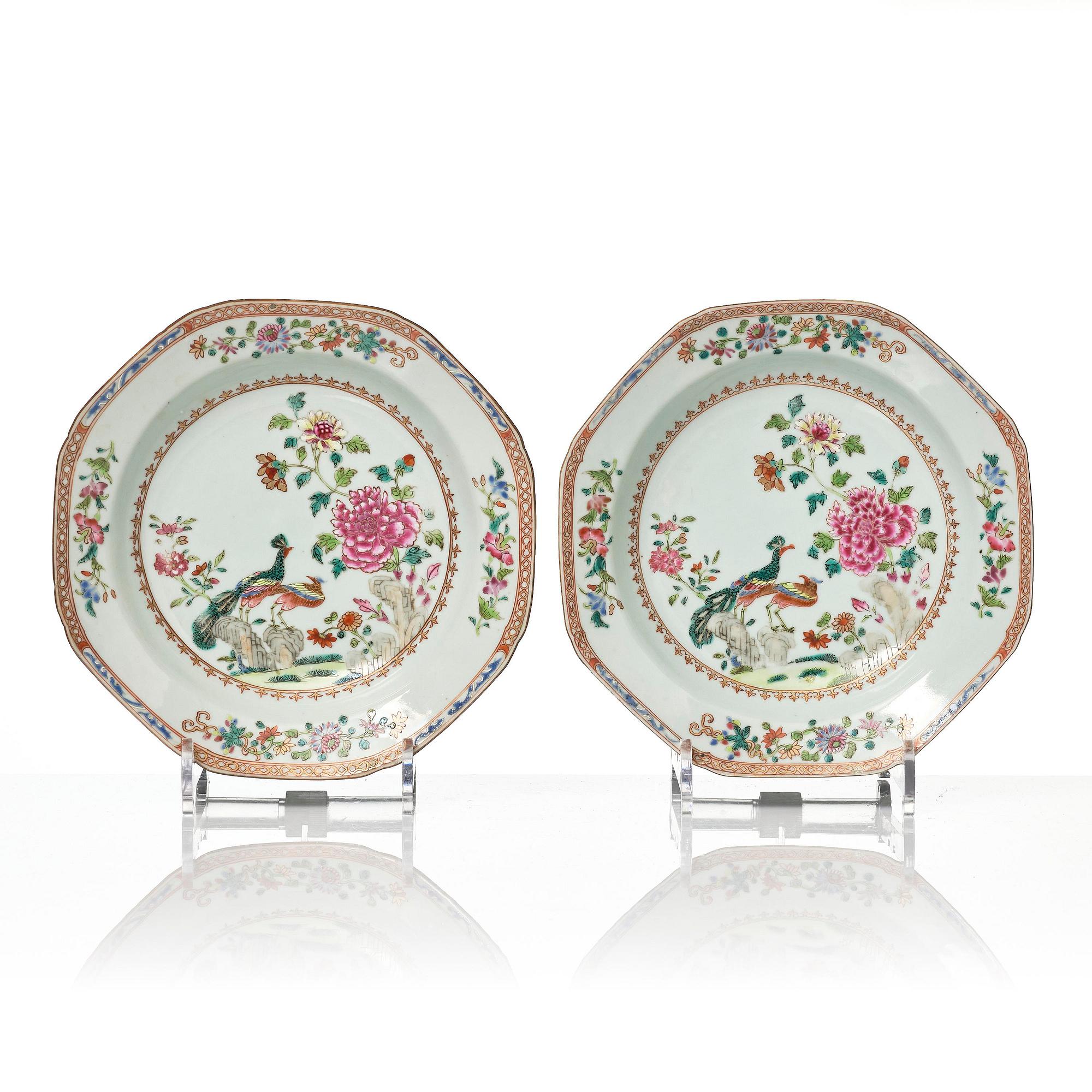 Sopptallrikar, 12 stycken, porslin. Qingdynastin, Qianlong (1736-95).