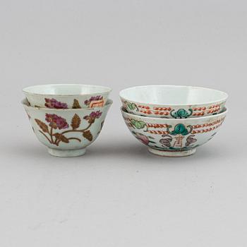 A set of 15 Chinese bowls, 20th Century.