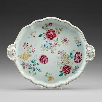 637. A famille rose tray, Qing dynasty, Qianlong (1736-95).