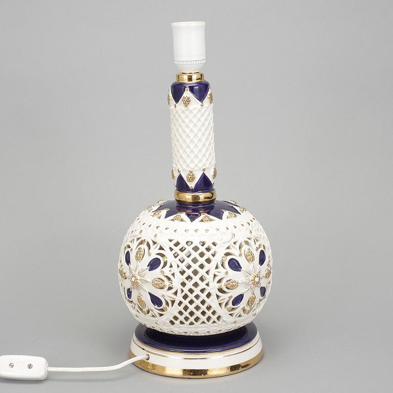 BORDSLAMPA, keramik, Italien, 1900-talets tredje kvartal.