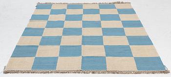 A Kelim carpet, c. 240 x 177 cm.