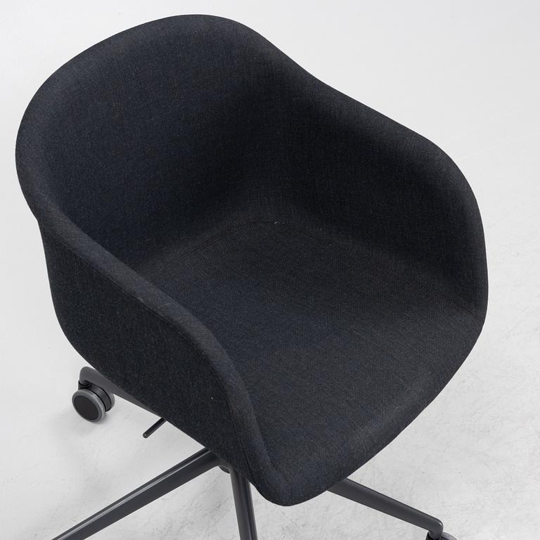 Iskos-Berlin, a 'Fiber' swivel office chair, Muuto.