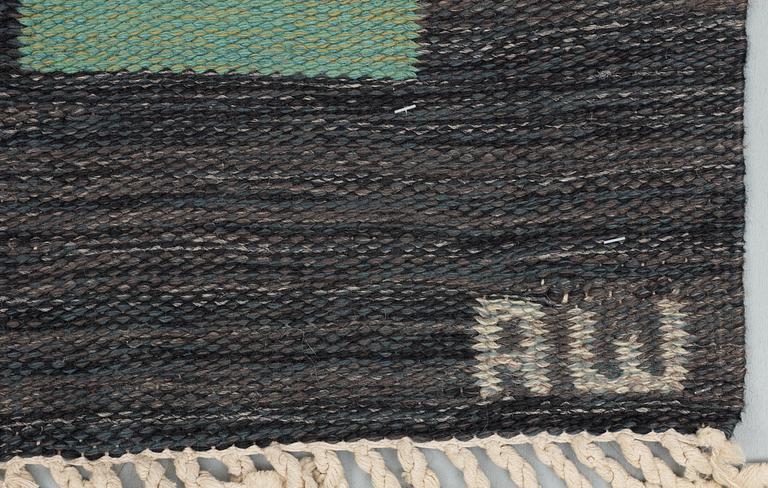 RUG. Rölakan (flat weave). Signed AW. Sweden mid 20th century.