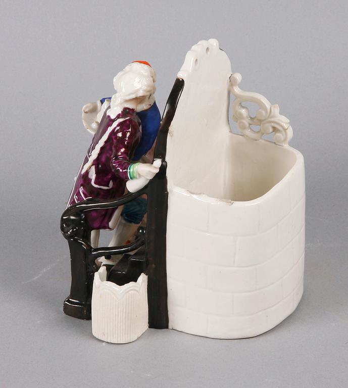 FIGURIN/PENNSTÄLL, porslin, 1800-tal.