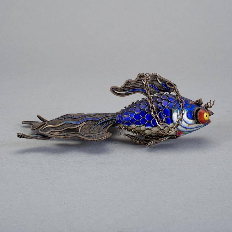 FIGUR, silver och emalj, Kina, 1900-talets början.