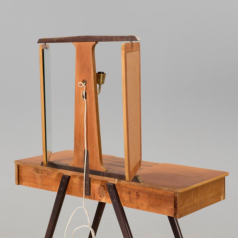 A 1950s dressing table.