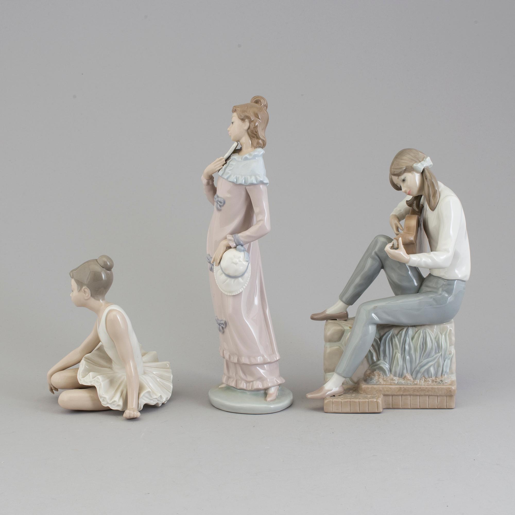 FIGURER, tre stycken, porslin. NAO, Spanien, 1900-tal.