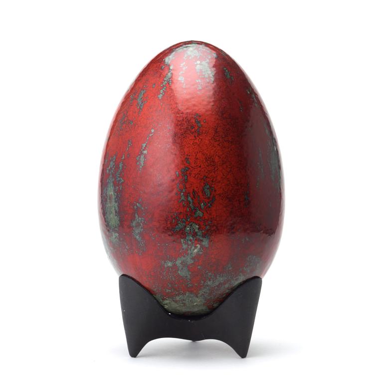 Hans Hedberg, A Hans Hedberg faience egg, Biot, France.