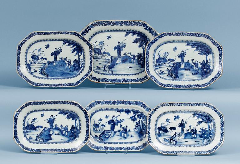 A set of six blue and white serving dishes, 
Qing dynasty, Qianlong (1736-95). (6).