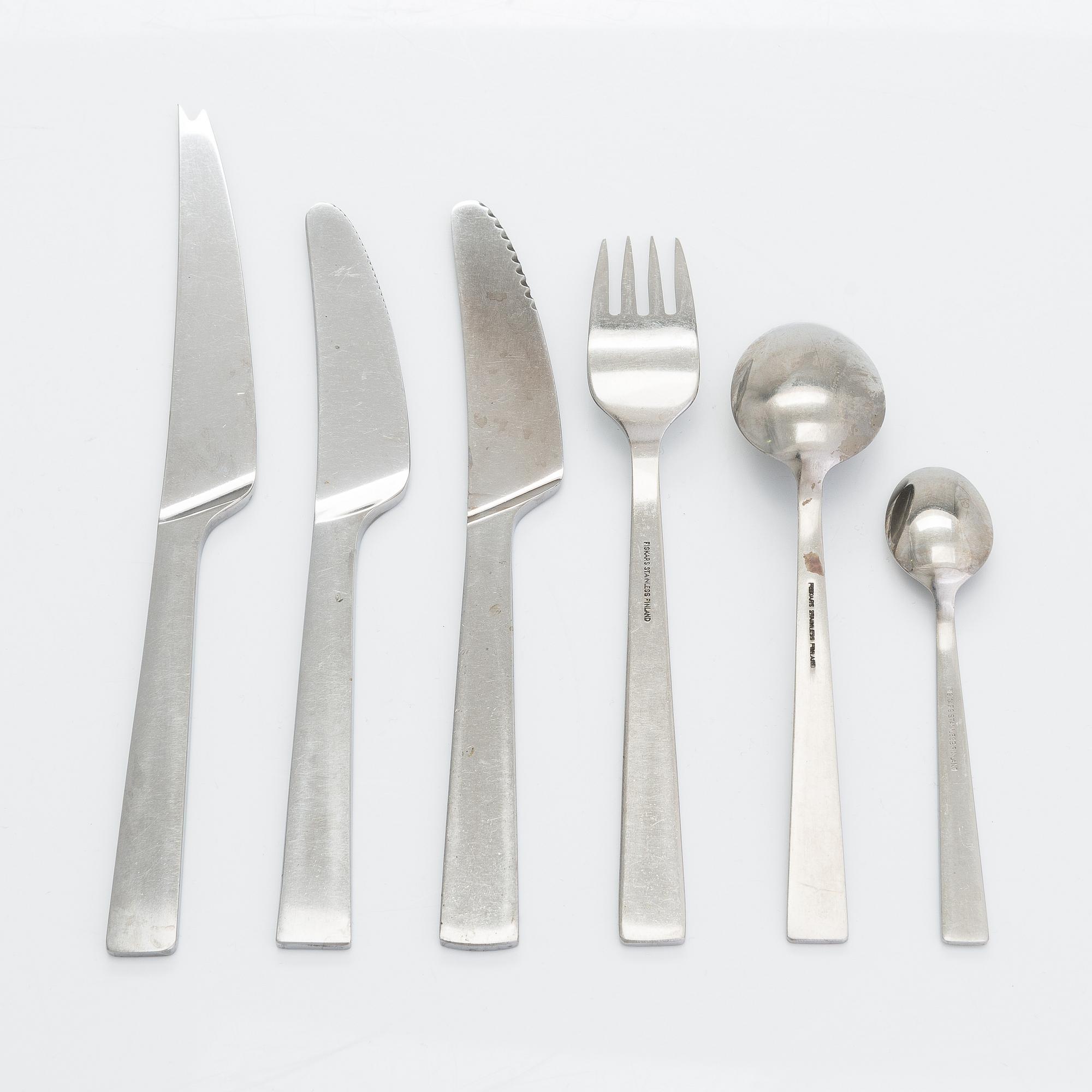 Beretl Gardberg, cutlery 56 pcs, and a lidded bowl, stainless steel, Sorsakoski, Fiskars, latter half the 20th century.