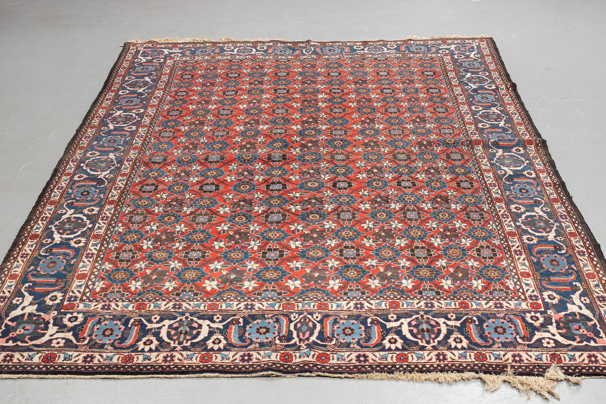 Matta, semiantik Veramin, ca 317 x 207 cm.