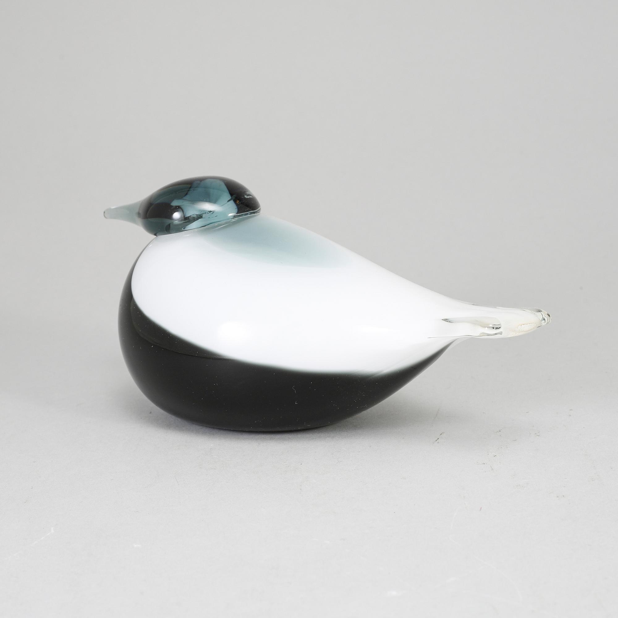 OIVA TOIKKA, a glass bird, Smew (Uivelo) 2002–2006, signed O. Toikka Nuutajärvi.