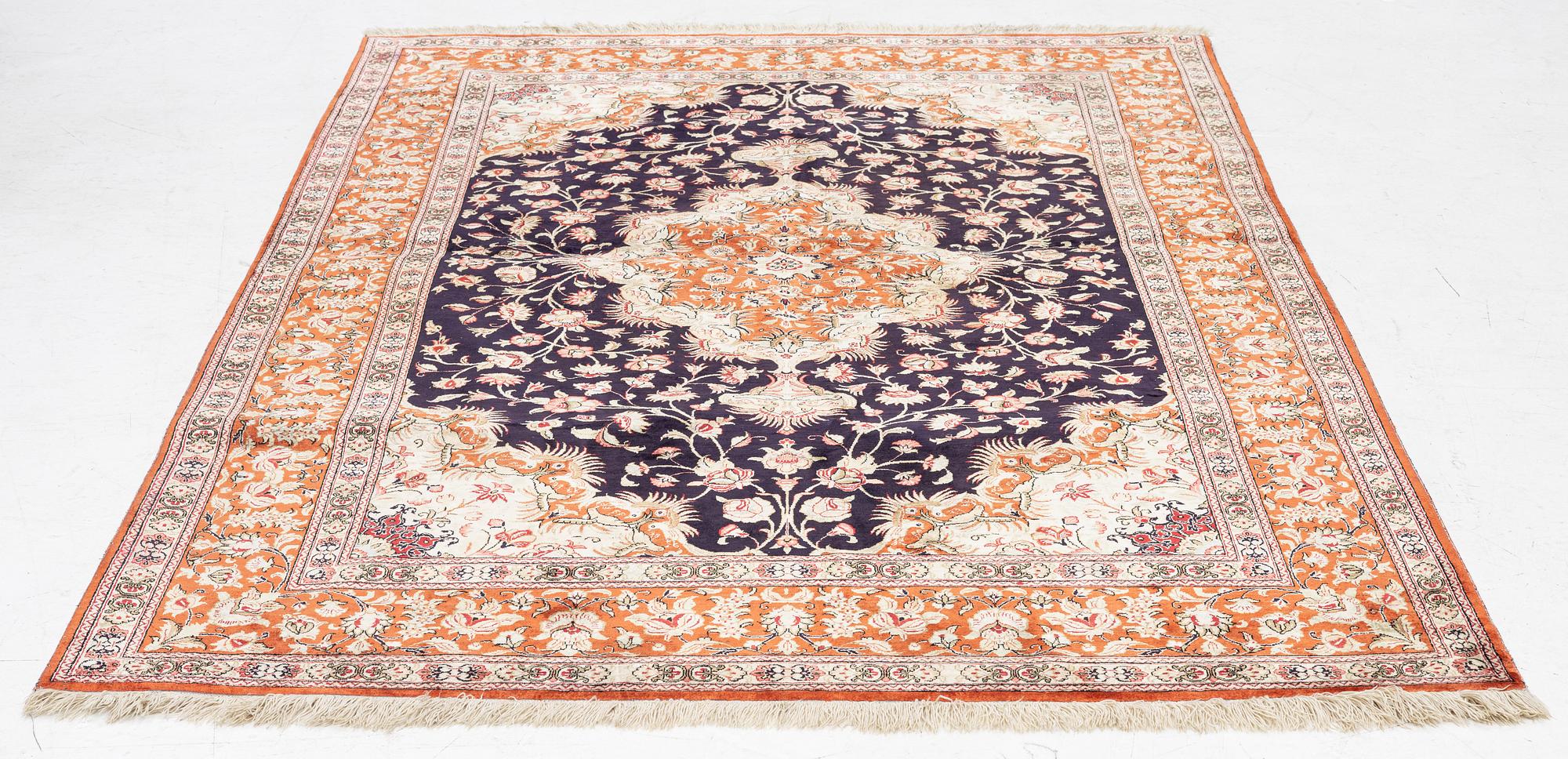 Matta, Gohm, silke ca 197 x 138 cm.