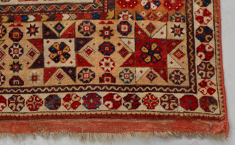 Matto, antique Melas prayer rug, ca 154-158 x 100-106 cm (as well as 1 and 3,5 cm flat weave at the ends), Anatolia.