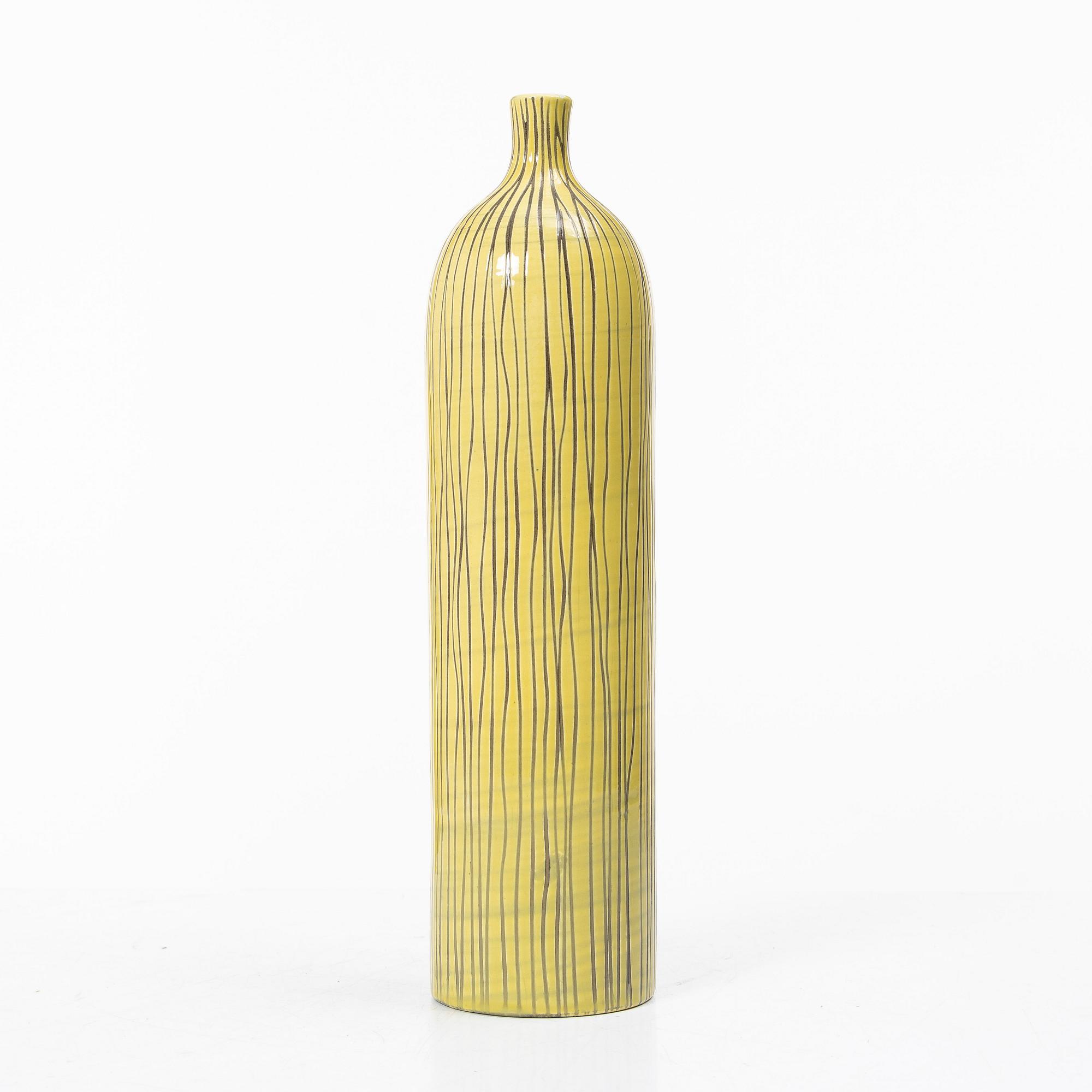 Mari Simmulson, vas, "Vibrato", Upsala-Ekeby.