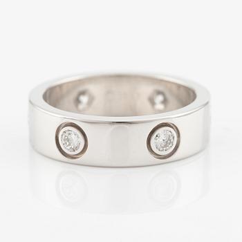 Cartier ring "Love" 18K vitguld med runda briljantslipade diamanter.