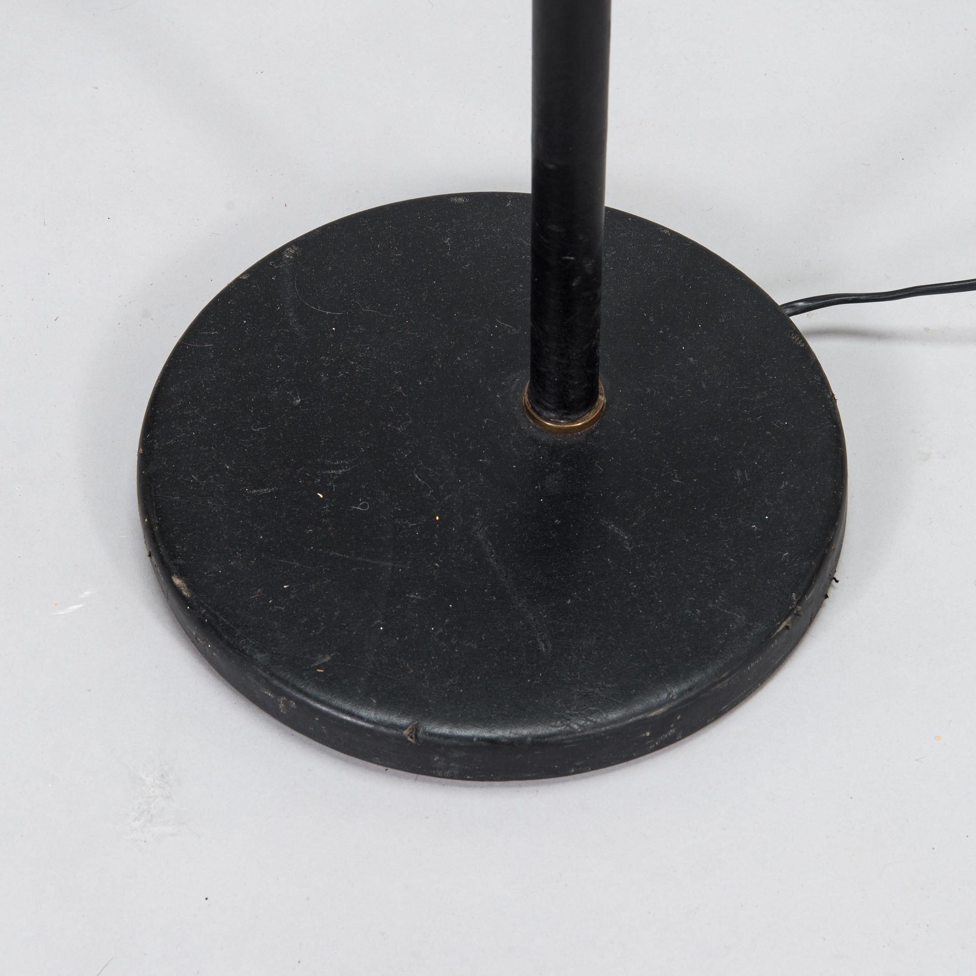 Alvar Aalto, lattiavalaisin, A 805 "Enkelinsiipi". Valaistustyö.