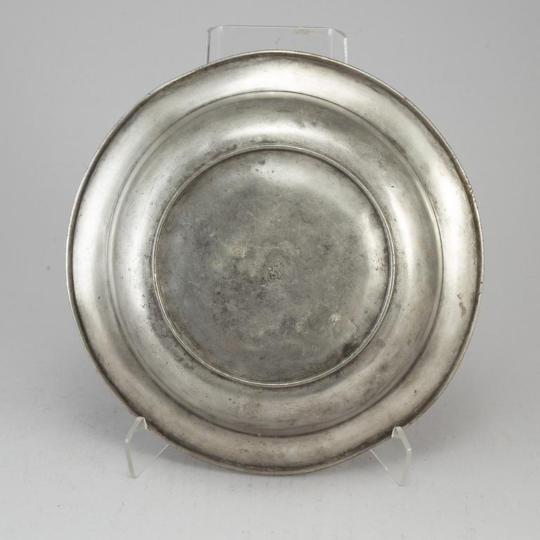 An 18th century pewter bowl.