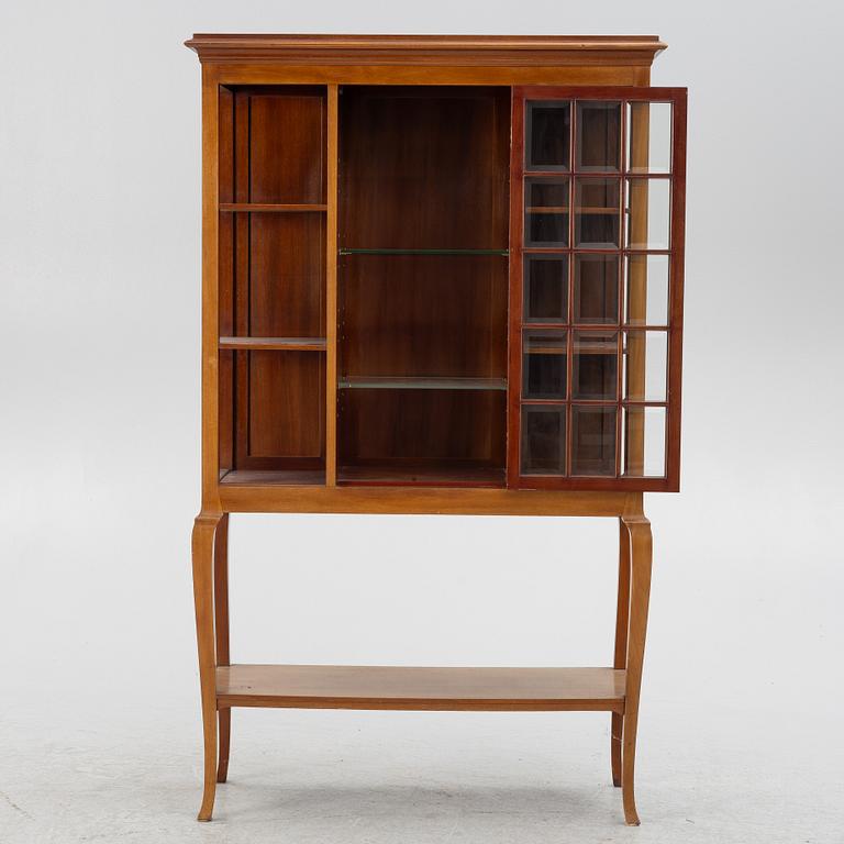 Salon cabinet, Nordiska Kompaniet, before 1909.