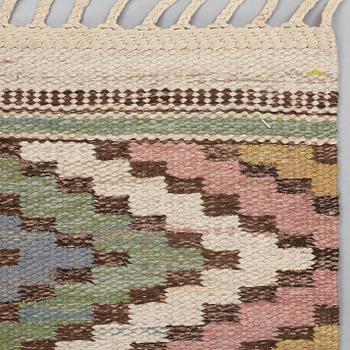 Märta Måås-Fjetterström, MATTO, "Vit botten", flat weave, ca 304 x 204,5 cm, signed AB MMF.