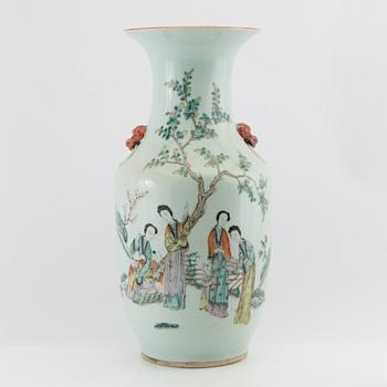 Floor vase China early 20th century porcelain.