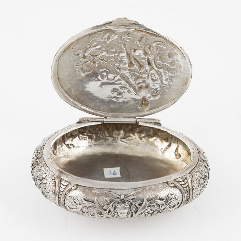 A French silver box, 18th century. Louis XV.