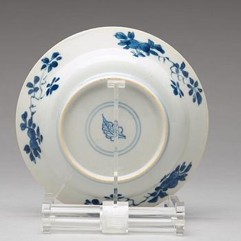 A set of seven blue and white dishes, Qingdynasty, Kangxi (1662-1722).