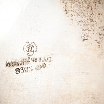 KAFFEKANNA och GRÄDDKANNA, silver, importstämplar resp otydl stämplar Härnösand. Vikt c:a 450 + c:a 130 g.