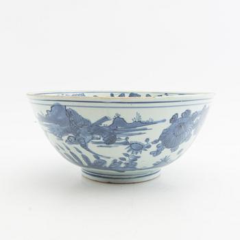 Bowl, porcelain, Qianlong (1736-95), Qing dynasty, China.