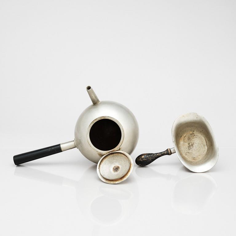 Nils Fougstedt, a pewter teapot and sauceboat with a plate, Svenskt Tenn, 1932, 1949. Alva & Gunnar Myrdal Collection.